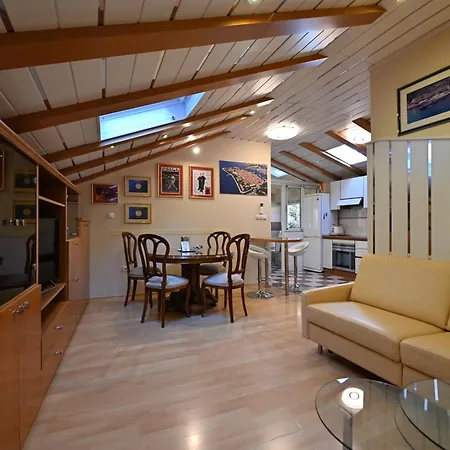 Eva Apartament *