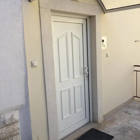 Eva Apartment *