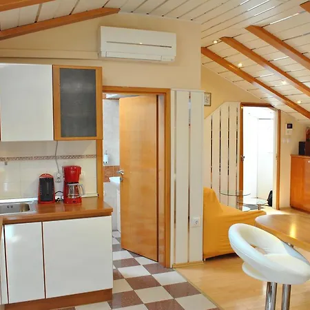 Eva Apartment *